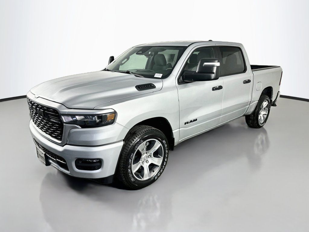 New 2026 RAM 1500 Express AWD/4WD image 3
