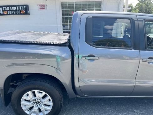 Used 2022 Nissan Frontier SV w/ Technology Package image 6