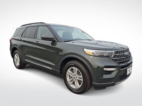 Certified 2023 Ford Explorer XLT w/ Equipment Group 202A AWD/4WD image 1