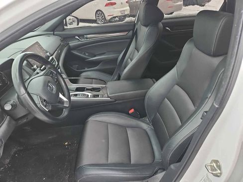 Used 2019 Honda Accord Sport image 11