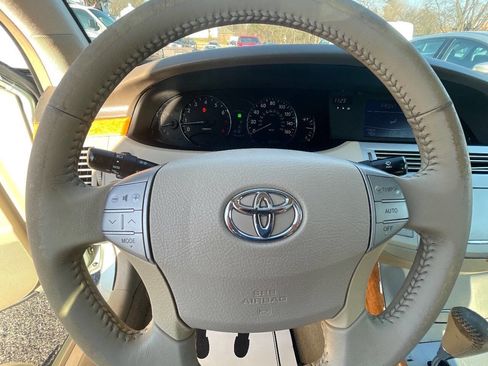 Used 2005 Toyota Avalon XLS image 17