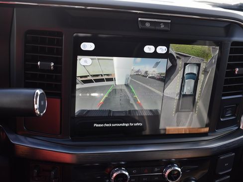 Used 2025 Ford F350 Lariat w/ FX4 Off-Road Package image 28