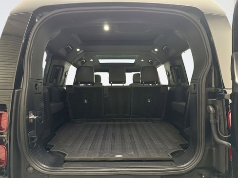 Used 2023 Land Rover Defender 130 SE image 21