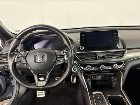 Used 2022 Honda Accord Sport image 3