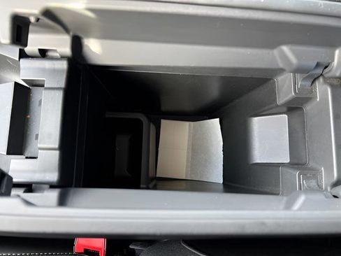 Used 2024 Nissan Rogue S image 22