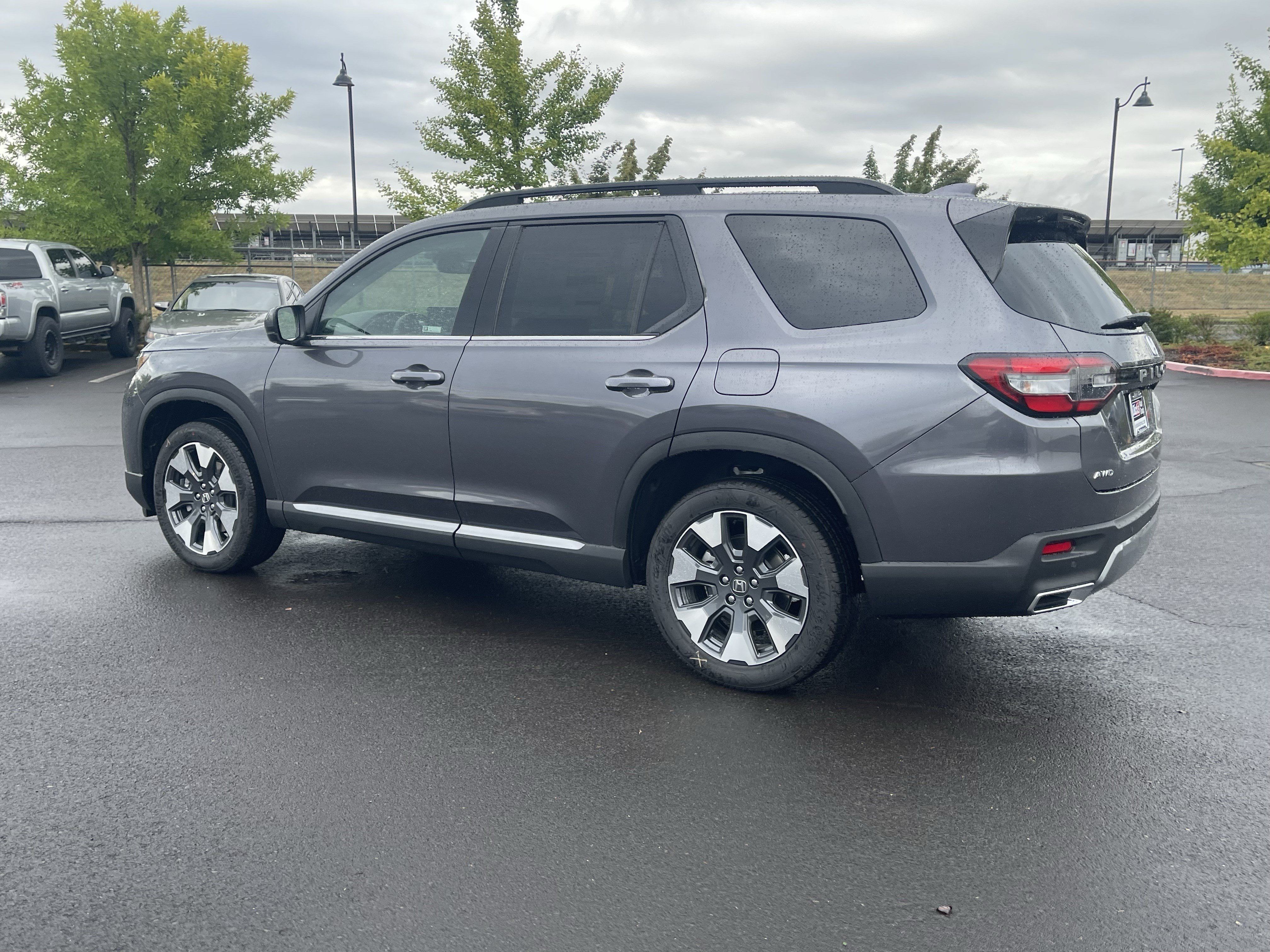 New 2026 Honda Pilot Touring image 3