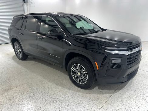 Used 2024 Chevrolet Traverse LS FWD image 7