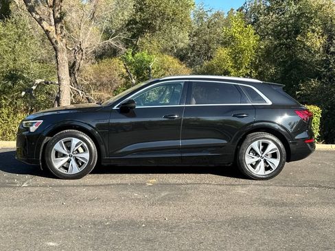 Used 2024 Audi Q8 e-tron Premium Plus w/ Premium Plus Package AWD/4WD image 10