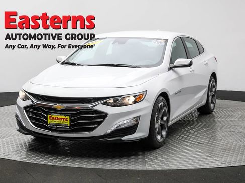Used 2024 Chevrolet Malibu LT image 1