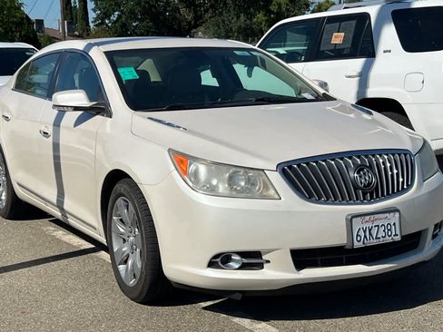 Used 2013 Buick LaCrosse Leather w/ Entertainment Package FWD image 3