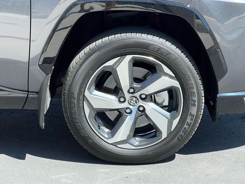 Used 2025 Toyota RAV4 SE AWD/4WD image 16