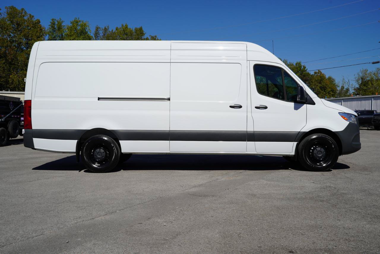 Used 2025 Mercedes-Benz Sprinter 2500 image 6