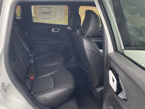 New 2026 Jeep Compass Latitude image 31