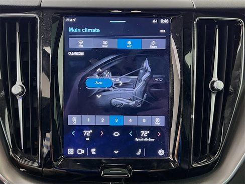 Used 2023 Volvo XC60 B5 Core image 19