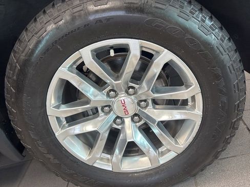 Used 2022 GMC Sierra 1500 SLT AWD/4WD image 10