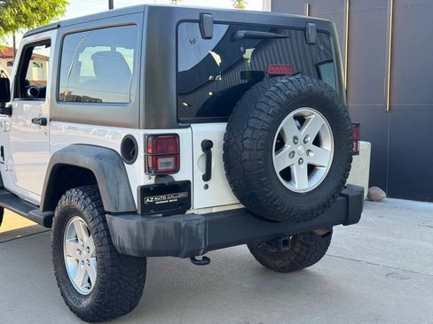 Used 2011 Jeep Wrangler Rubicon w/ PWR Convenience Group AWD/4WD image 49
