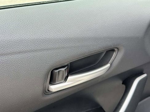 Used 2025 Toyota Corolla SE FWD image 25