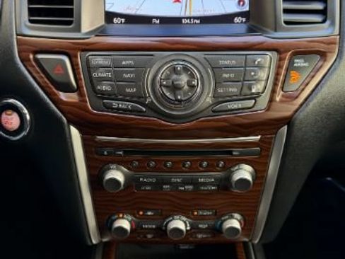 Used 2019 Nissan Pathfinder Platinum AWD/4WD image 21