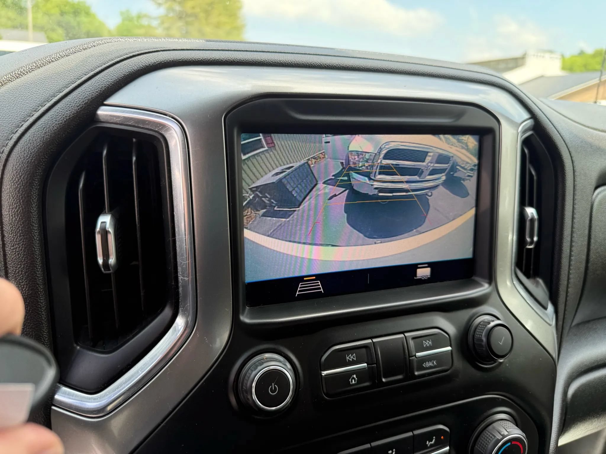 Used 2019 Chevrolet Silverado 1500 LT w/ Z71 Off-Road Package AWD/4WD image 9