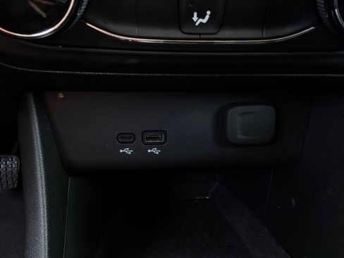 Used 2025 Buick Encore GX Preferred FWD image 23