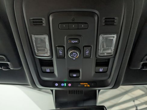 Used 2023 Chevrolet Suburban RST image 28