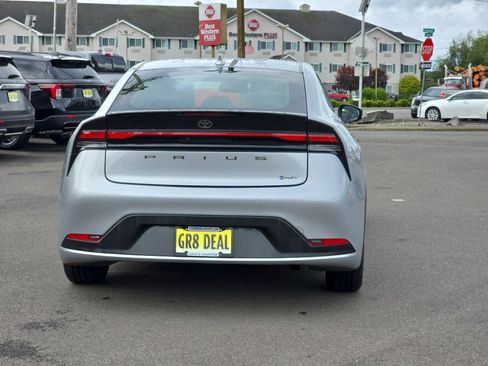 Used 2024 Toyota Prius LE image 8