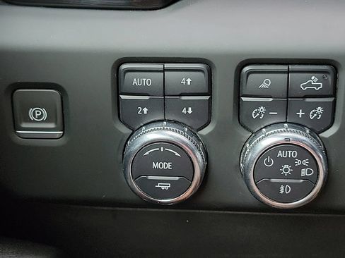 Used 2024 GMC Sierra 2500 AT4 w/ Max Trailering Package AWD/4WD image 16