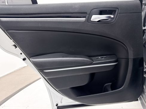 Used 2023 Chrysler 300 Touring RWD image 26