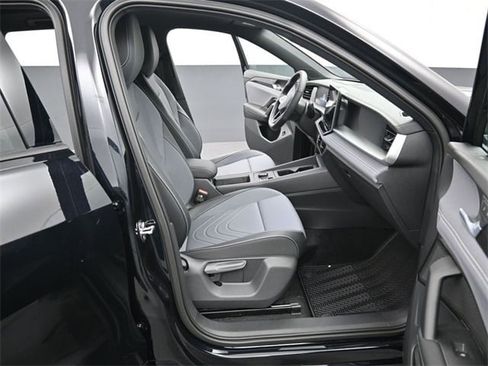 New 2026 Volkswagen Tiguan SE R-Line image 14