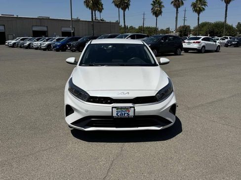 Used 2022 Kia Forte LXS FWD image 4