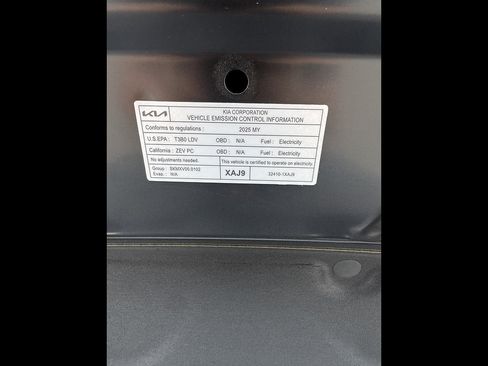 Used 2025 Kia EV6 Wind RWD image 7