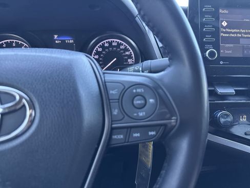 Used 2022 Toyota Camry SE image 29