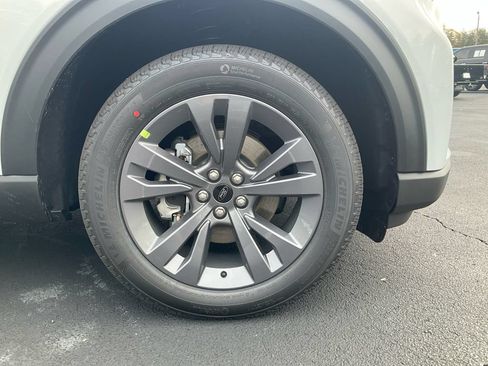 New 2026 Ford Explorer Active w/ Active Comfort Package AWD/4WD image 10