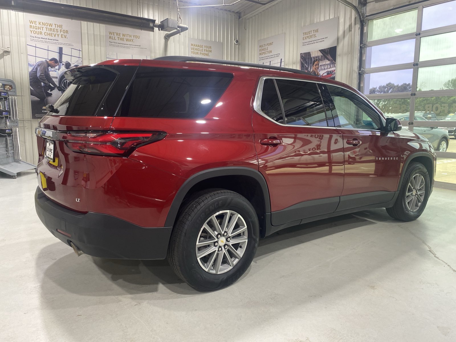 Used 2023 Chevrolet Traverse LT w/ LPO, Floor Liner Package AWD/4WD image 8