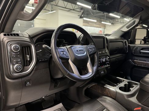 Used 2020 GMC Sierra 3500 Denali w/ Denali Ultimate Package image 28