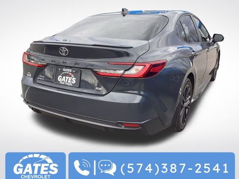 Used 2025 Toyota Camry SE AWD/4WD image 9