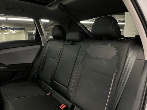 Used 2023 Volkswagen Taos SE image 21