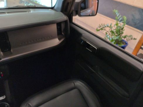 New 2025 Ford Bronco Outer Banks w/ Sasquatch Package AWD/4WD image 16