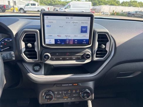 Used 2021 Ford Bronco Sport Outer Banks w/ Outer Banks Package AWD/4WD image 12