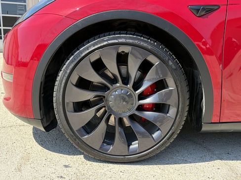 Used 2021 Tesla Model Y Performance AWD/4WD image 9