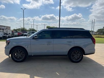 New 2027 Ford Expedition Platinum w/ Stealth Appearance Package