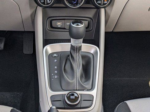 New 2025 Hyundai Venue SEL image 13