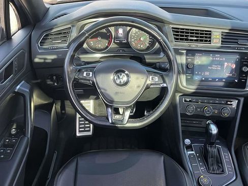 Used 2021 Volkswagen Tiguan SE R-Line image 18