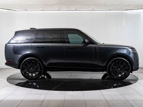 Used 2025 Land Rover Range Rover SE AWD/4WD image 11