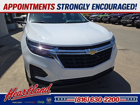 Used 2023 Chevrolet Equinox LS FWD image 16