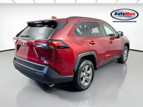 Used 2025 Toyota RAV4 XLE AWD/4WD image 2