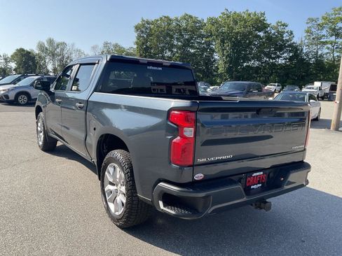 Used 2019 Chevrolet Silverado 1500 Custom w/ Custom Value Package AWD/4WD image 3
