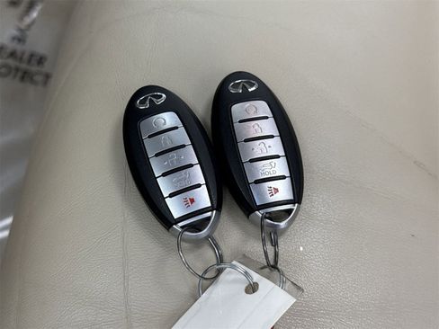 Used 2016 INFINITI QX80 2WD w/ Driver's Assistance Package image 58