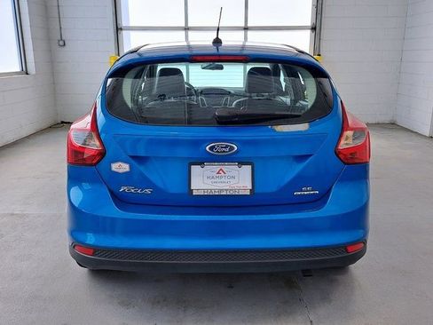 Used 2014 Ford Focus SE w/ Equipment Group 201A FWD image 6