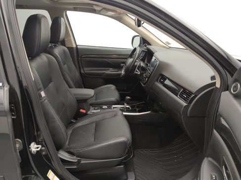 Used 2017 Mitsubishi Outlander GT image 21